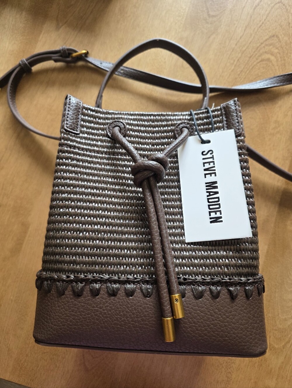 STEVE MADDEN Small Woven Bucket Crossbody Top Handle Handbag Chocolate Brown NWT